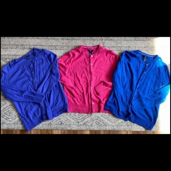 Cardigan Lot - Picture 2 of 2